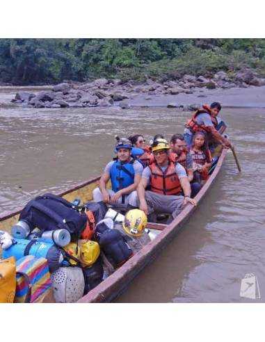 Amazonía en La Cueva de los Tayos ríos